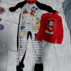 Childrens Mickey Mouse Pajamas & Pullover Sweatshirt size 5T